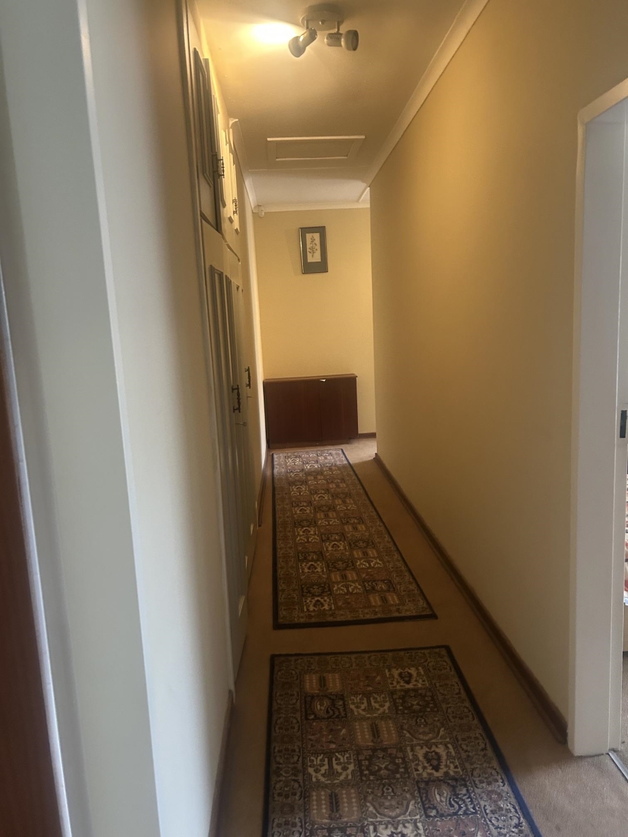 5 Bedroom Property for Sale in Viljoenskroon Free State